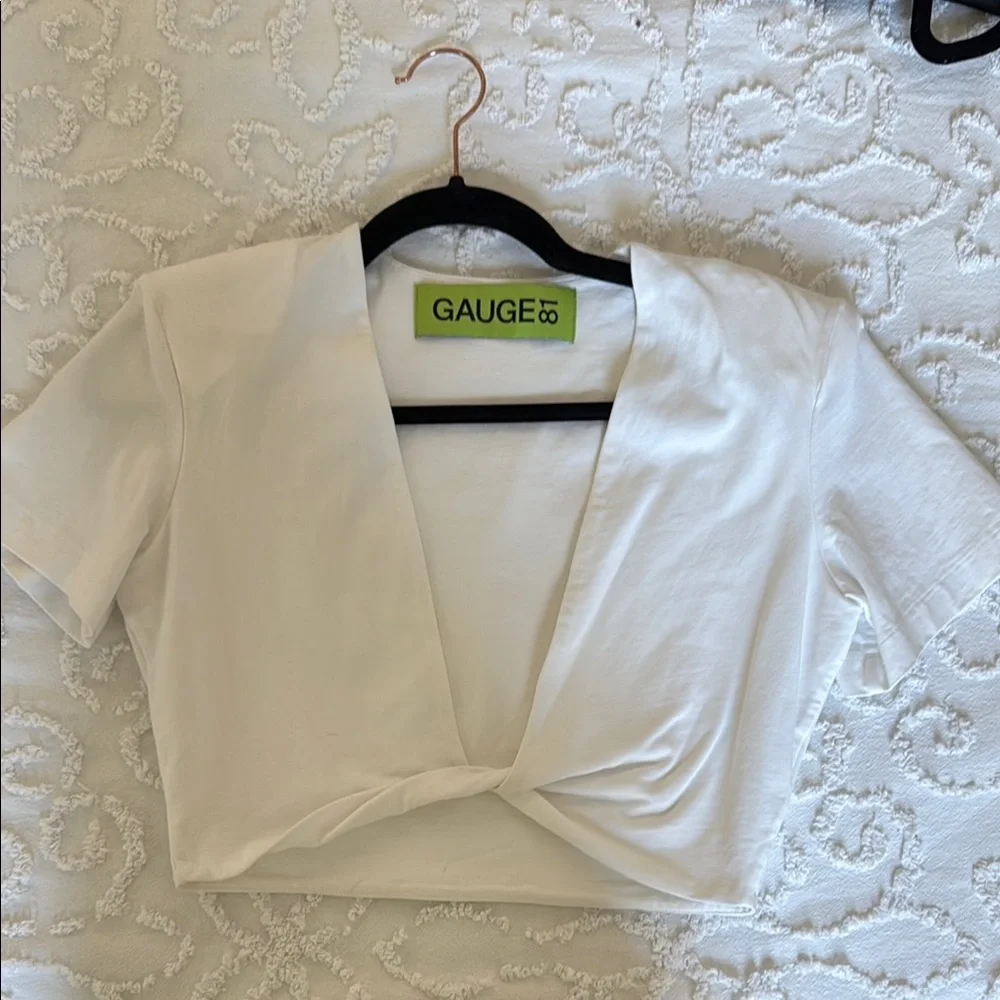 Keila Front Twist Crop Top By GAUGE81 - Picture 5 of 8